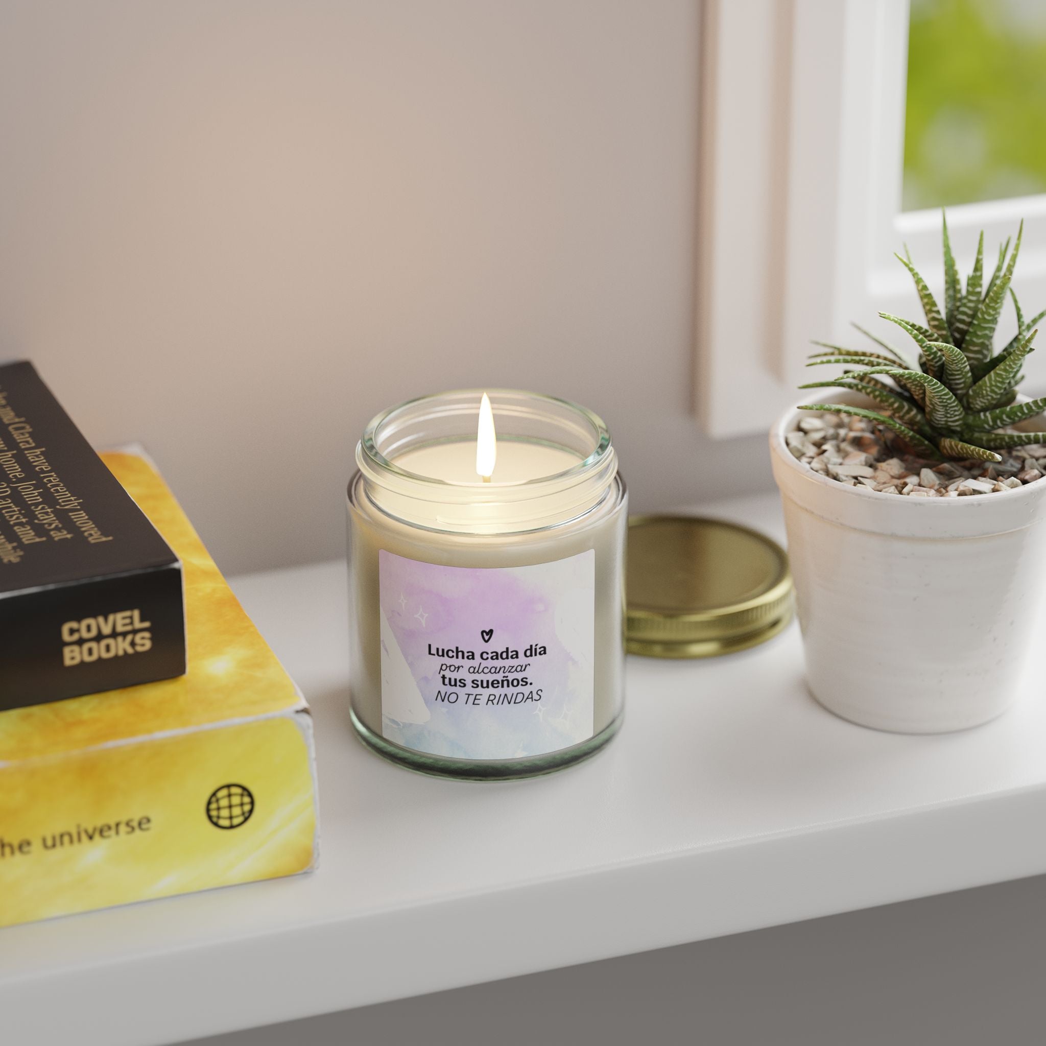 Motivational Spanish Scented Candle — Coconut Apricot (4oz/9oz) — "Lucha cada día... NO TE RINDAS"